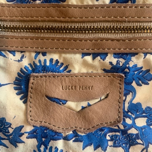 Lucky Penny Large leather reversible Purse tan and blue floral - Picture 10 of 16